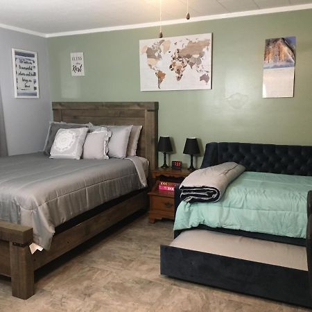 Home Away From Home, Recently Renovated North Troy Eksteriør bilde