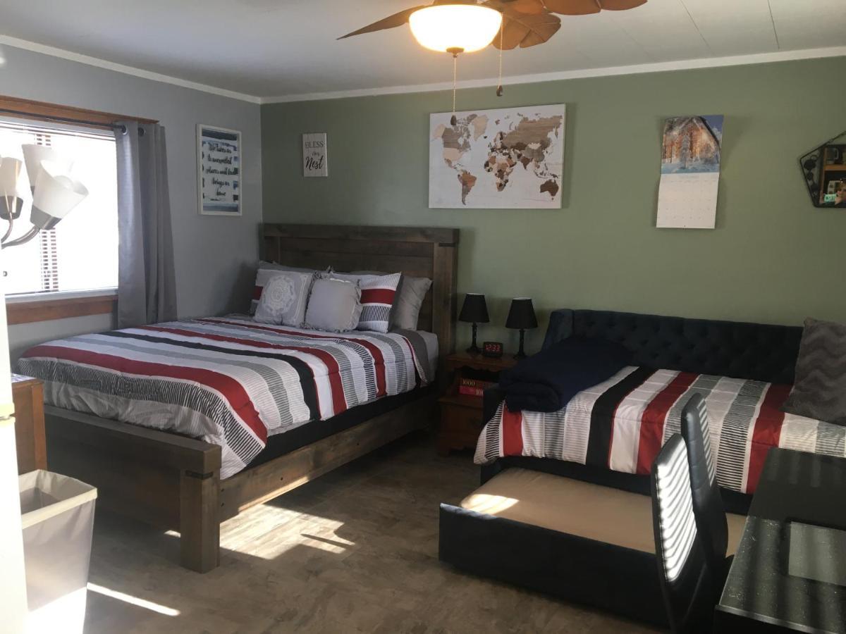 Home Away From Home, Recently Renovated North Troy Eksteriør bilde