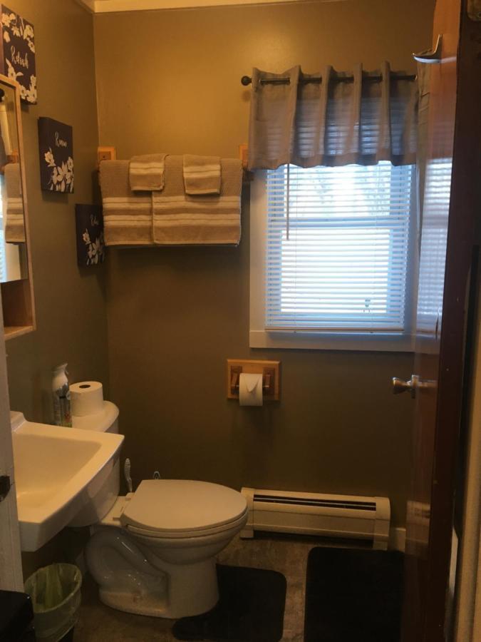 Home Away From Home, Recently Renovated North Troy Eksteriør bilde