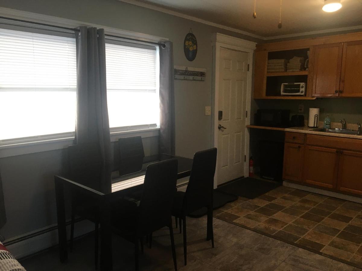 Home Away From Home, Recently Renovated North Troy Eksteriør bilde