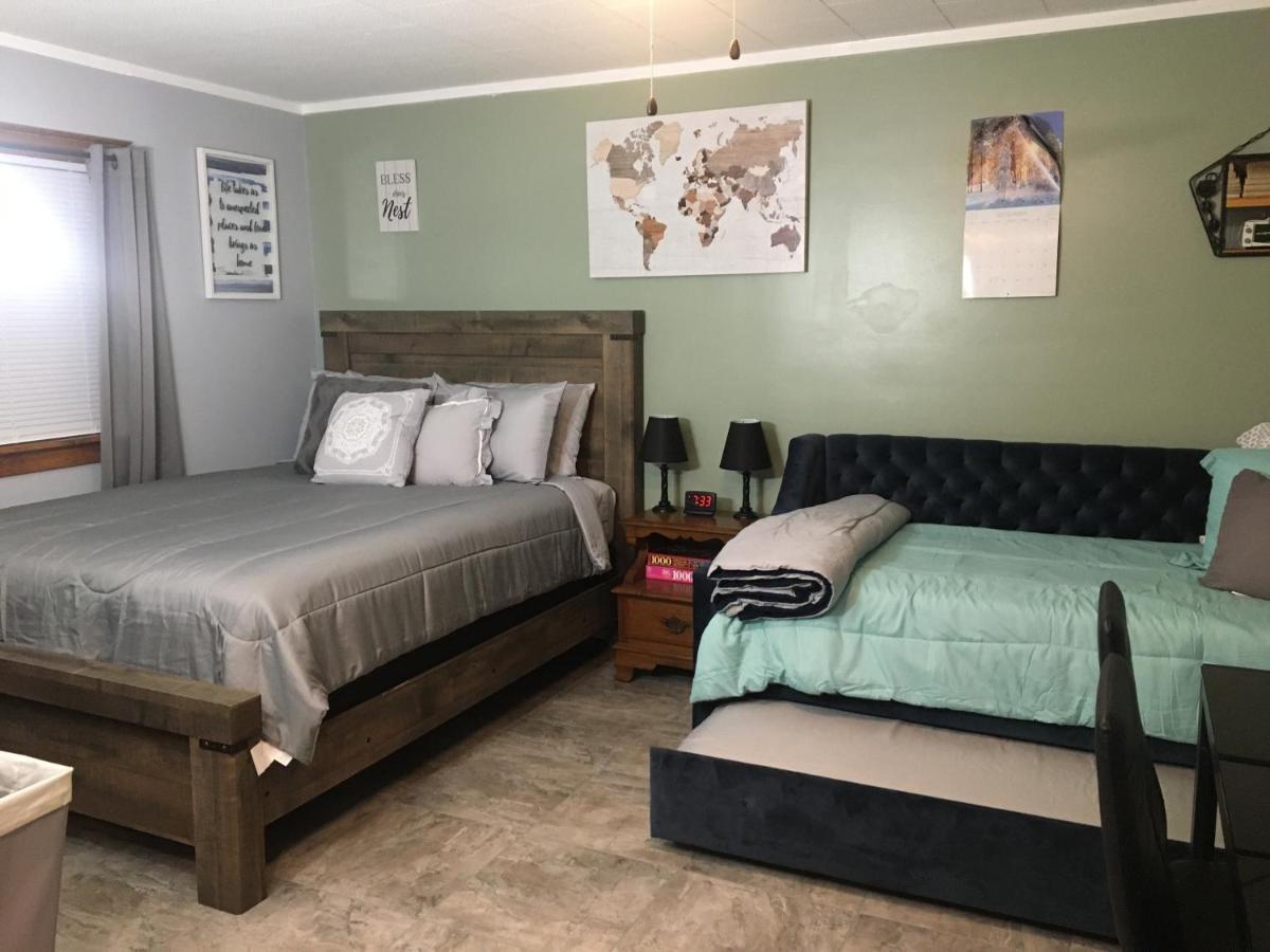 Home Away From Home, Recently Renovated North Troy Eksteriør bilde